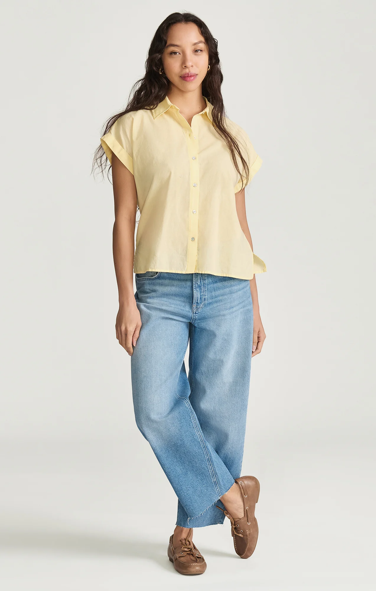 SLEEVELESS BUTTON-UP SHIRT IN SUNLIGHT - Image 2