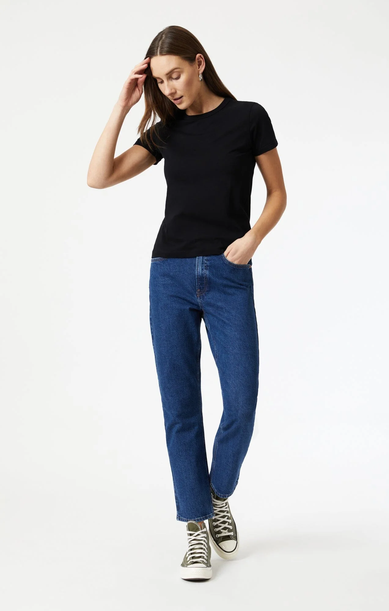 SLIM CREW NECK T-SHIRT IN BLACK - Image 4