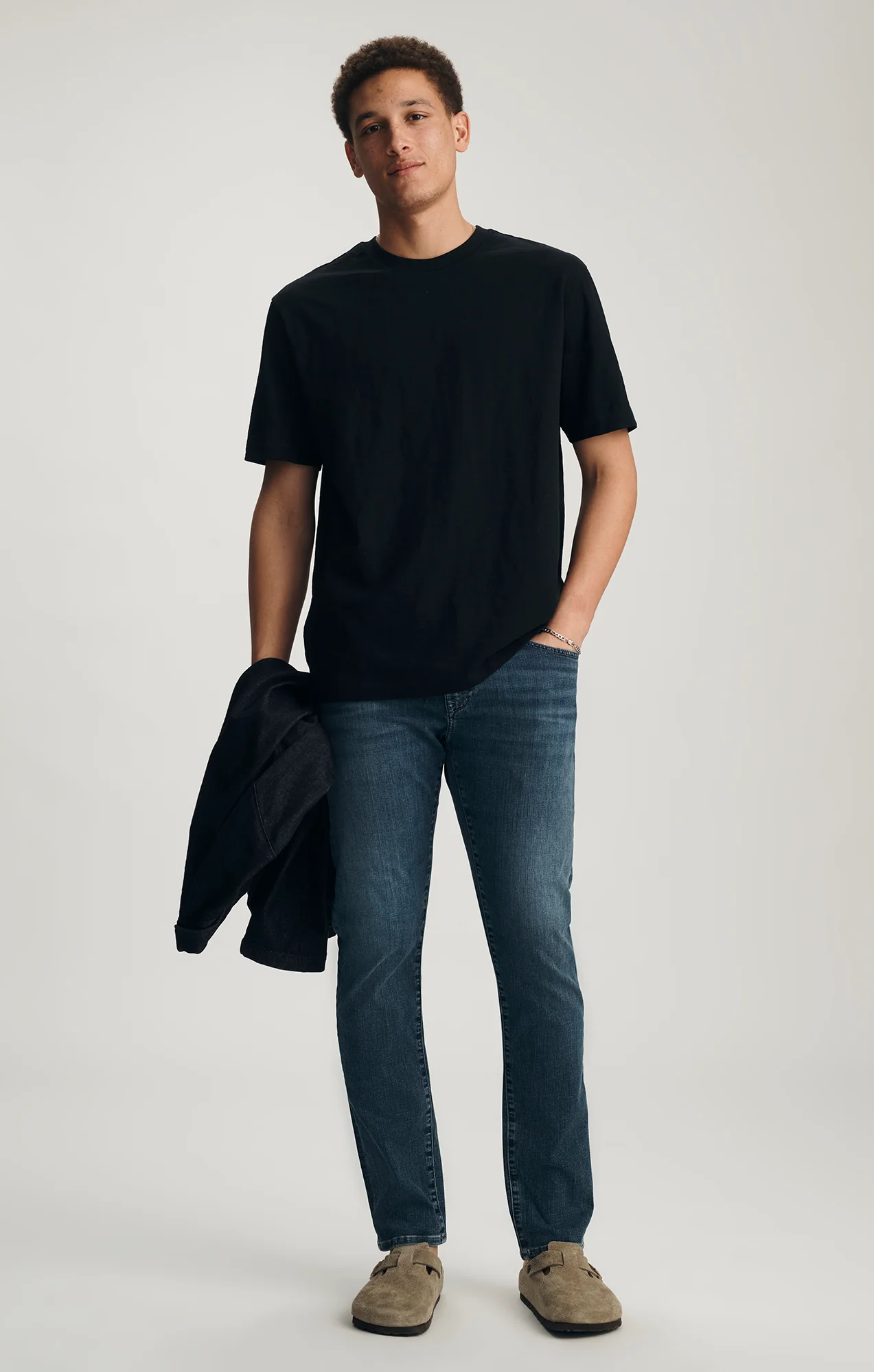 SLUB CREW NECK T-SHIRT IN BLACK - Image 4