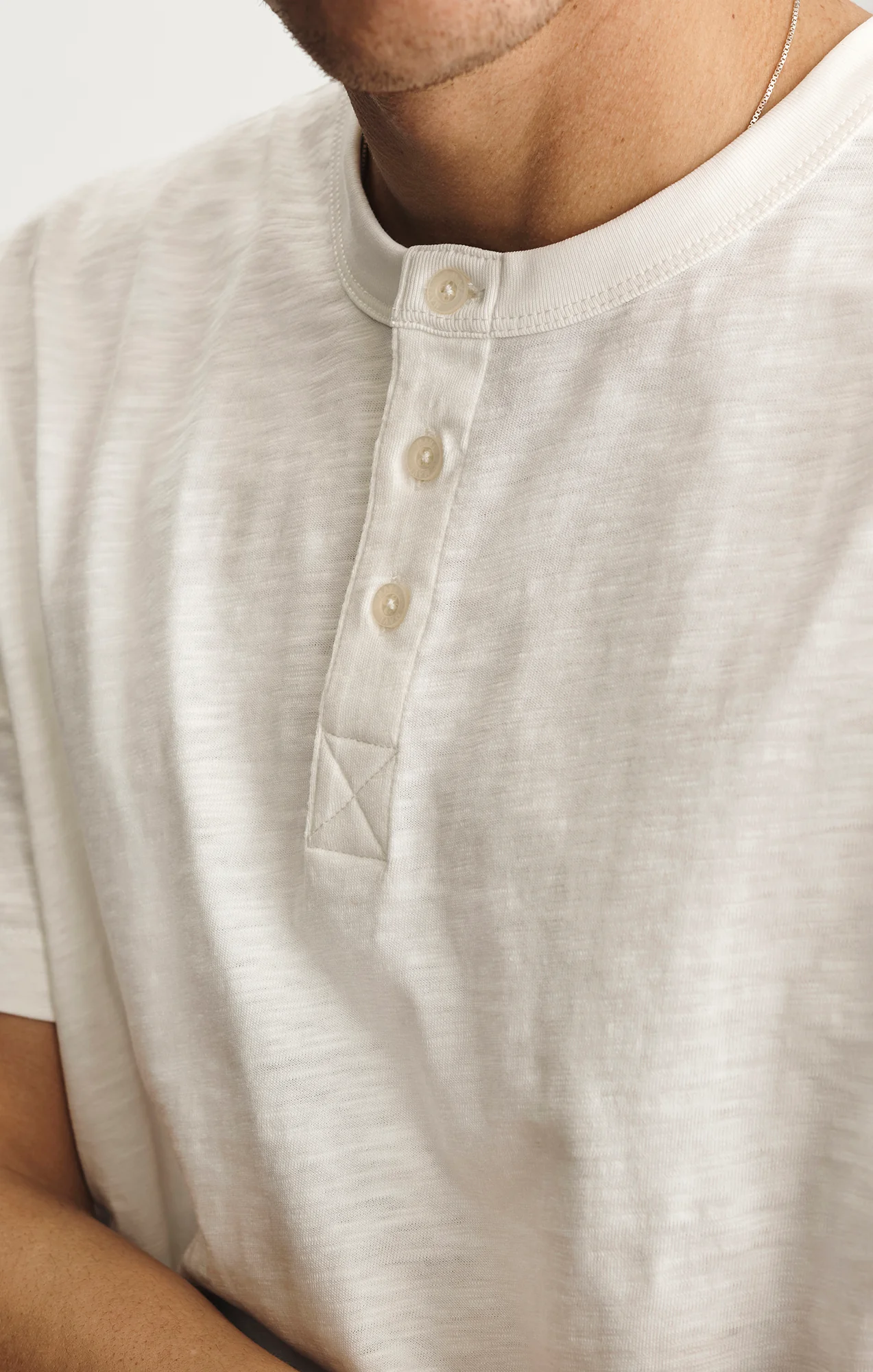 SLUB HENLEY T-SHIRT IN ANTIQUE WHITE - Image 3