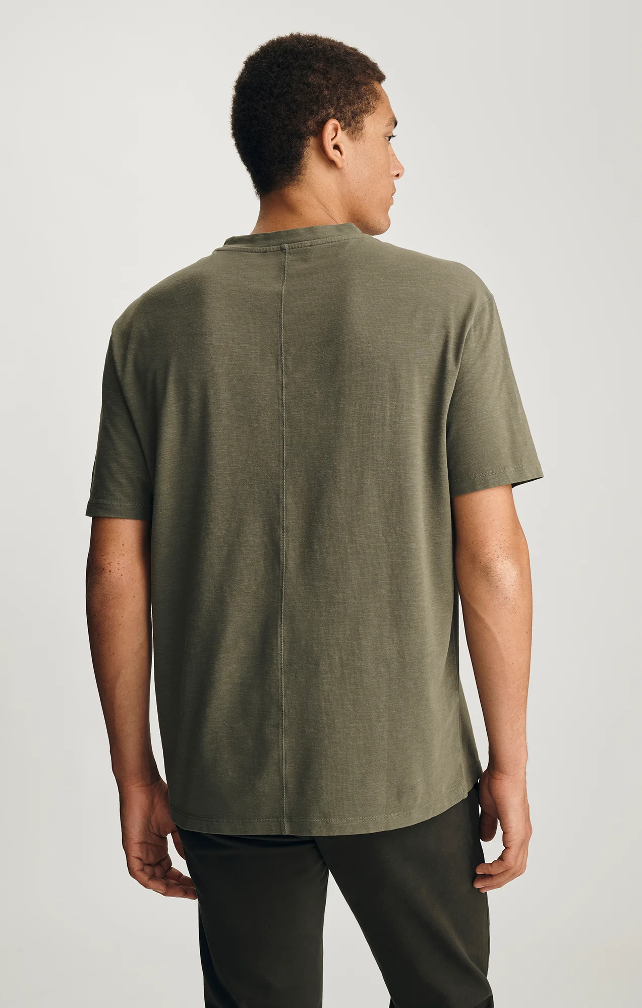 SLUB POCKET T-SHIRT IN GRAPE LEAF - Image 3