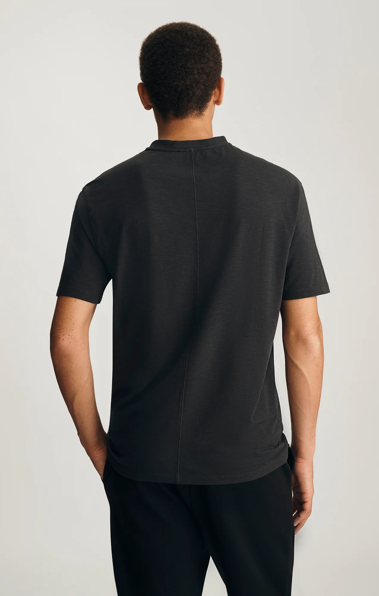 SLUB POCKET T-SHIRT IN PIRATE BLACK - Image 3
