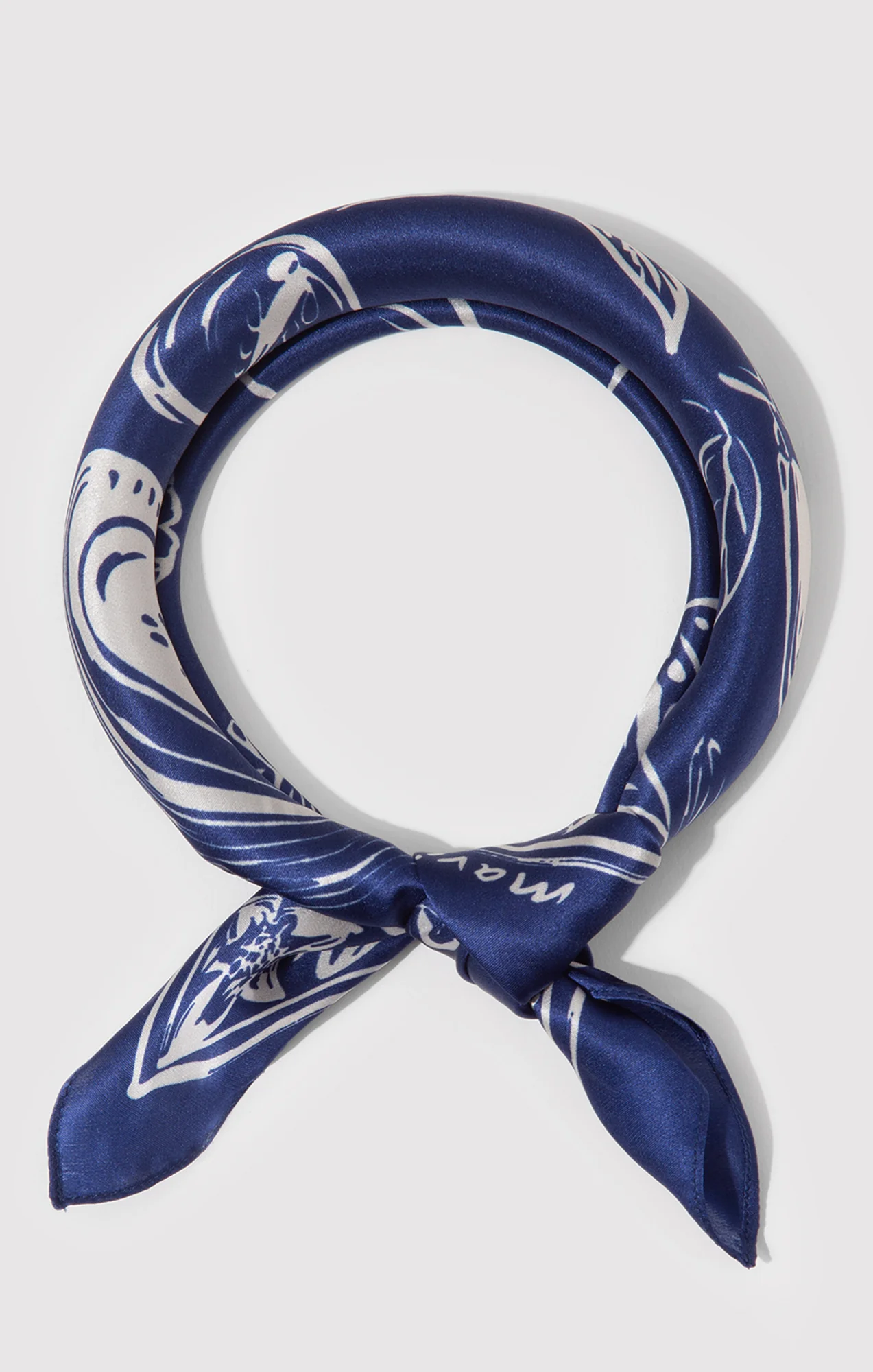 SMALL SILK PICNIC BANDANA IN NAVY BLUE - Image 3
