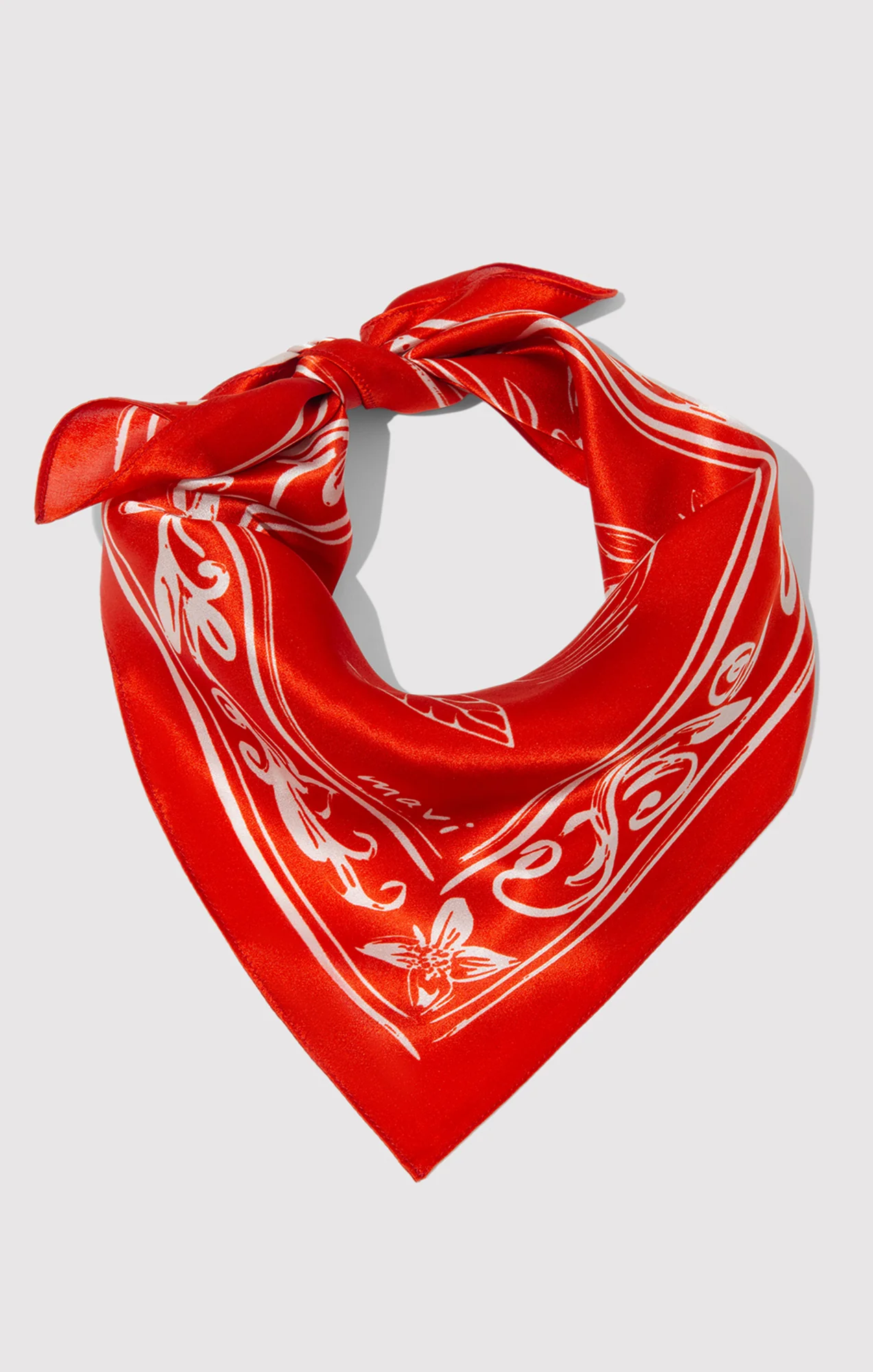 SMALL SILK PICNIC BANDANA IN RED - Image 2