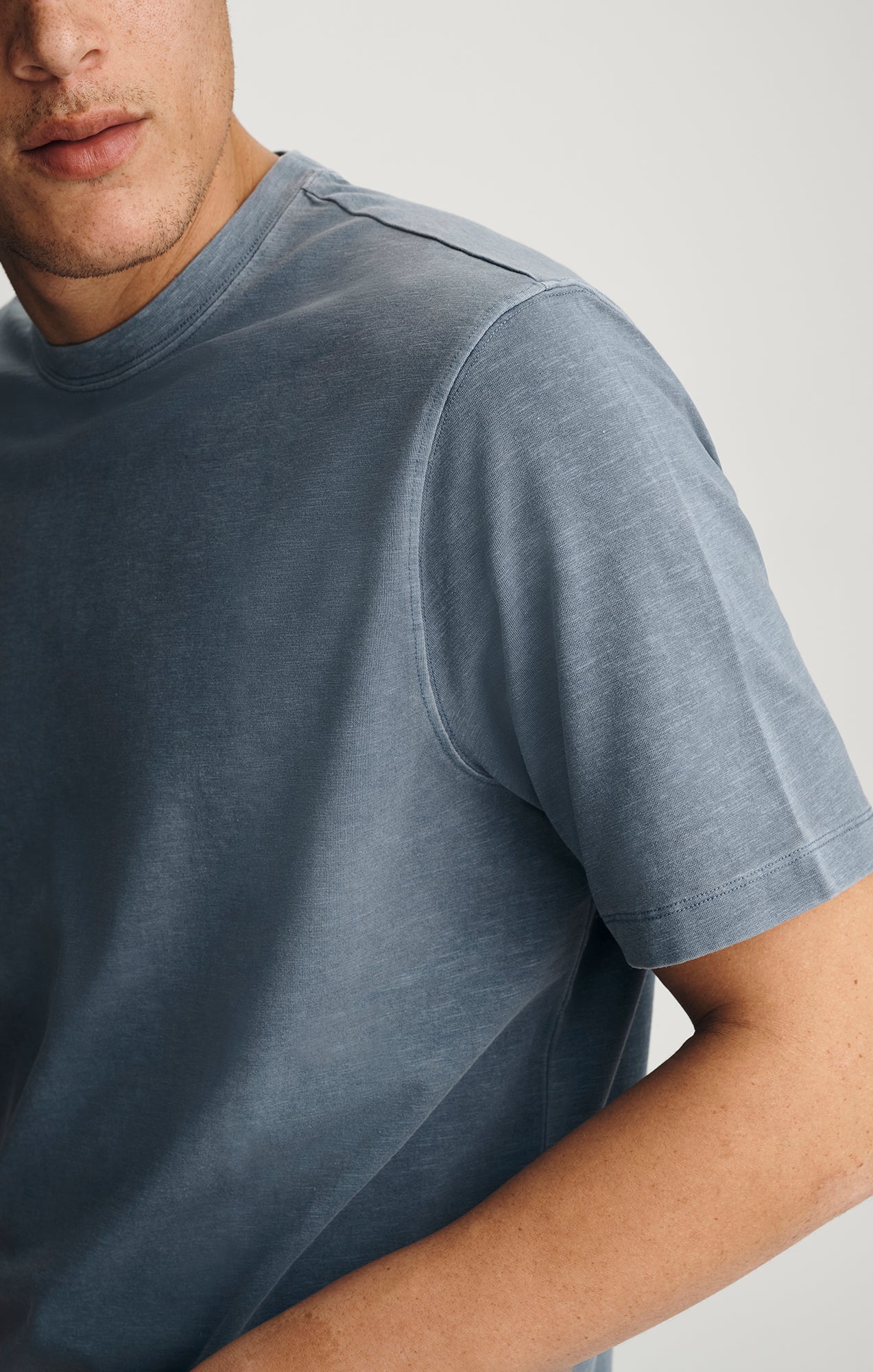 SOFT SLUB CREW NECK T-SHIRT IN FLINT STONE - Image 4