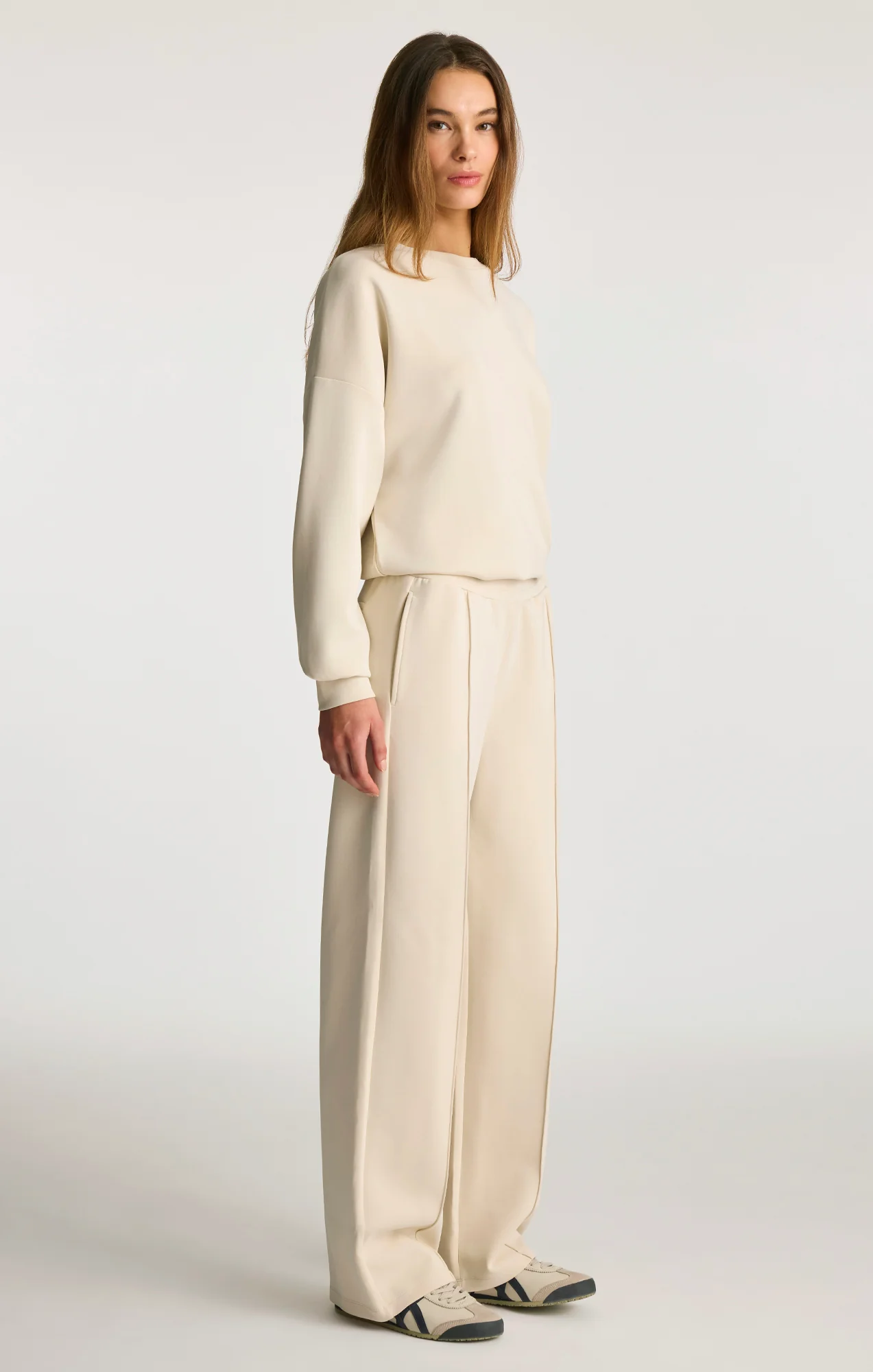 SPORTY LUXE TENCEL PANTS IN BONE WHITE - Image 4