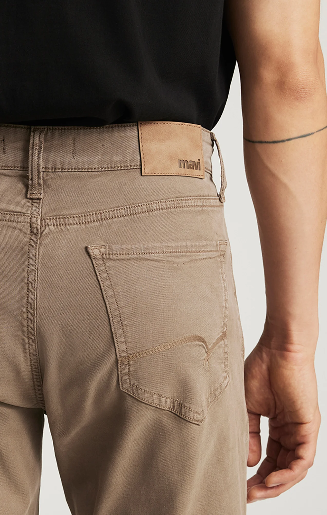 STEVE ATHLETIC FIT IN TIMBER LUXE TWILL - Image 2