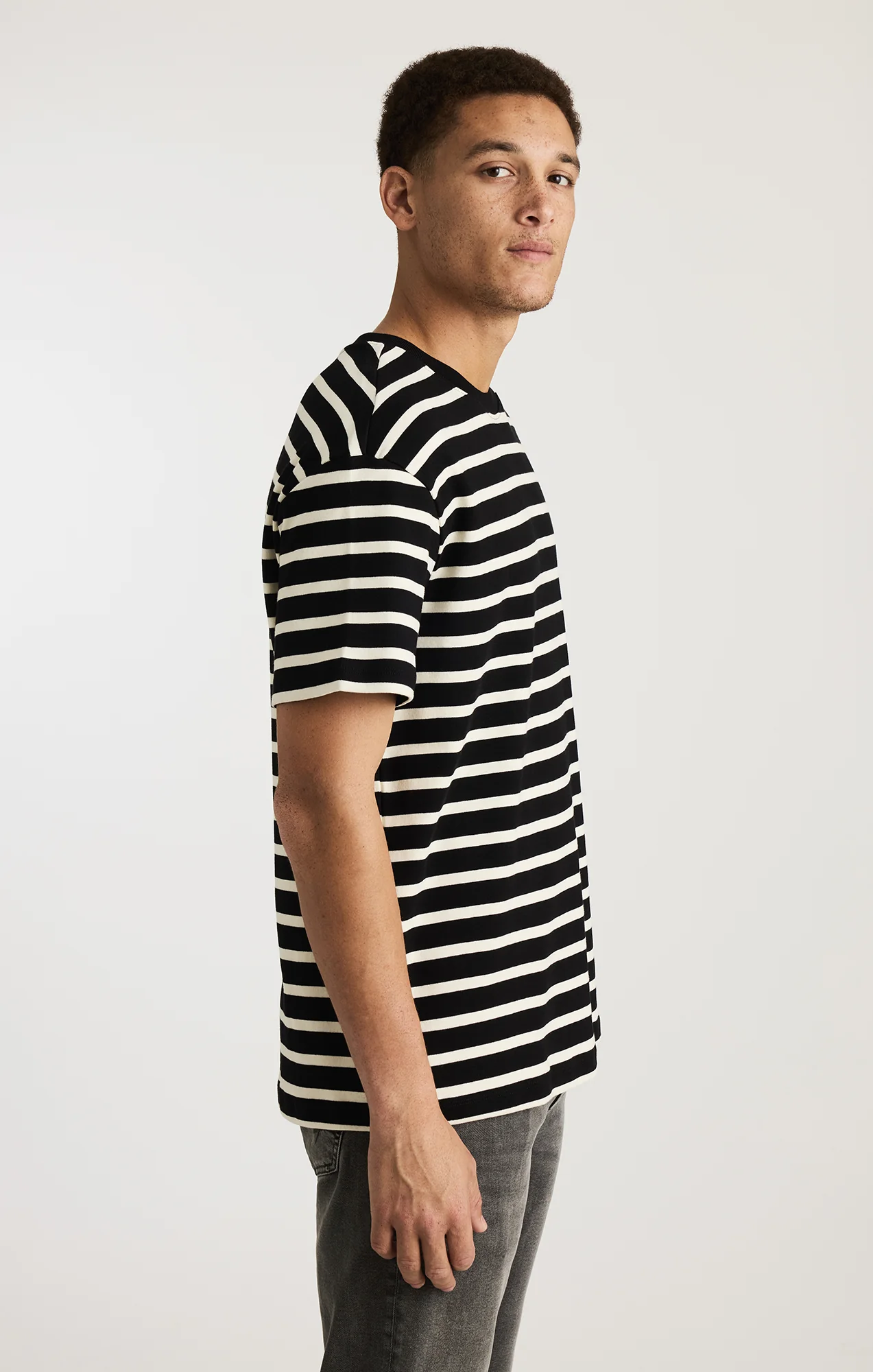 STRIPED SHORT SLEEVE CREW NECK T-SHIRT IN ANTIQUE WHITE - Image 2