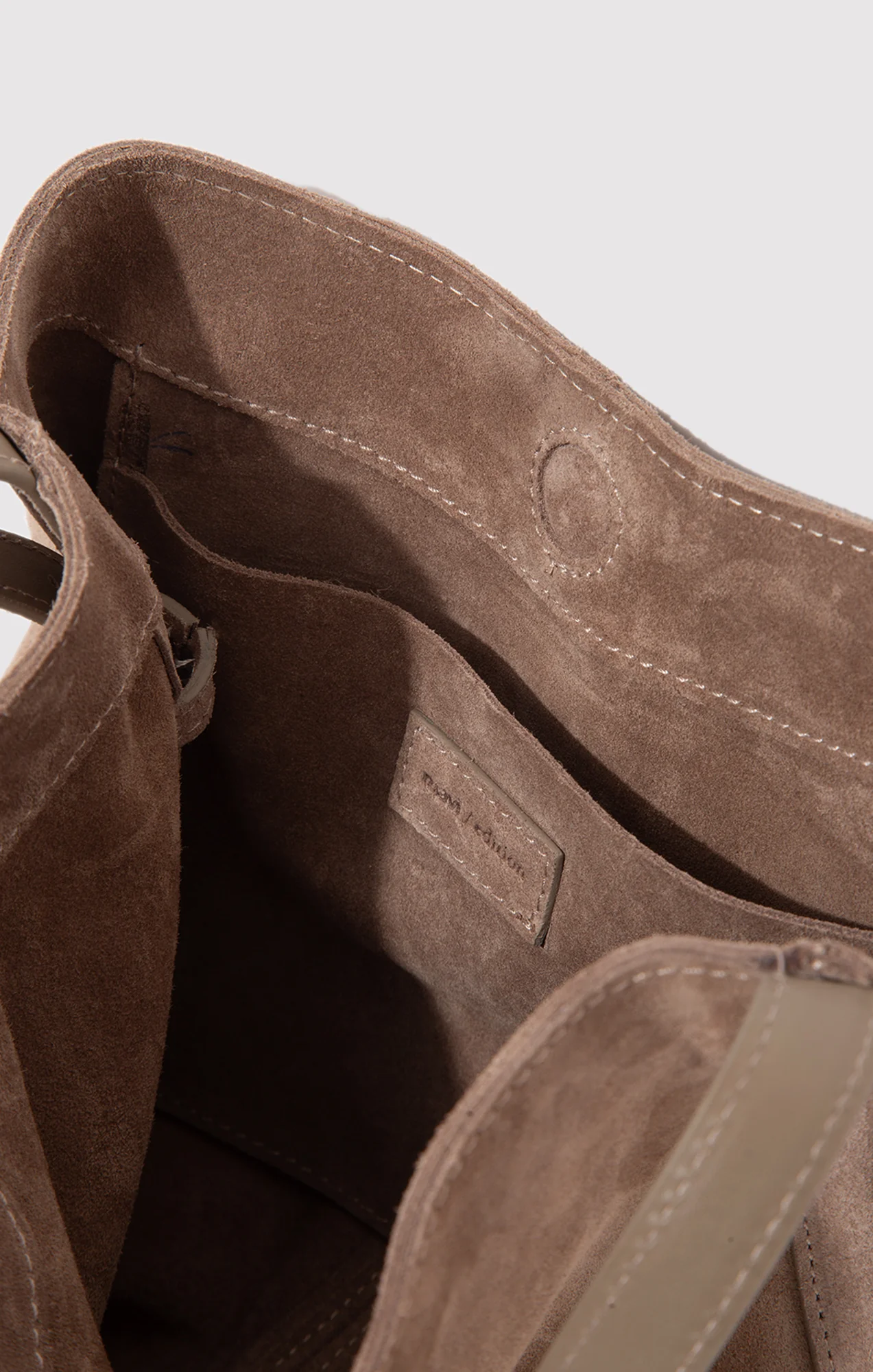 SUEDE BUCKET BAG IN SILVER MINK - Image 6