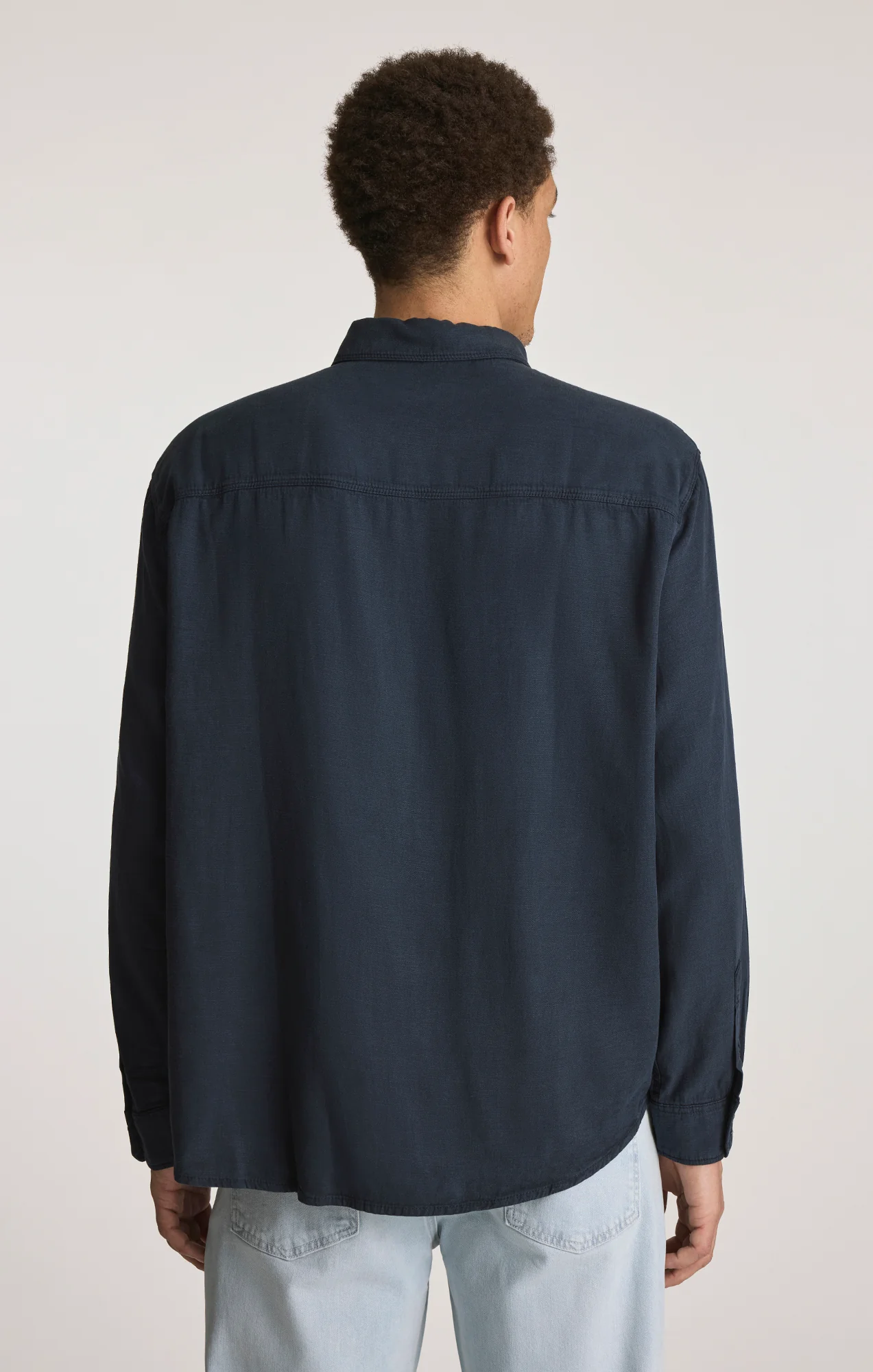TENCEL™ BUTTON-UP SHIRT IN TOTAL ECLIPSE - Image 4