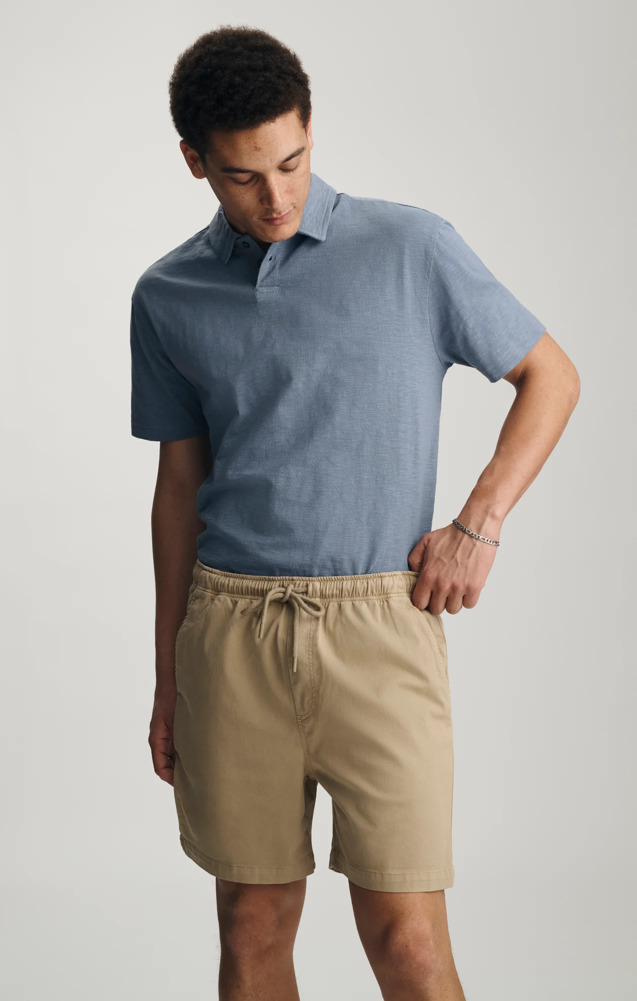 TENCEL™ DRAWSTRING 7" INSEAM SHORTS IN OLIVE GRAY - Image 4