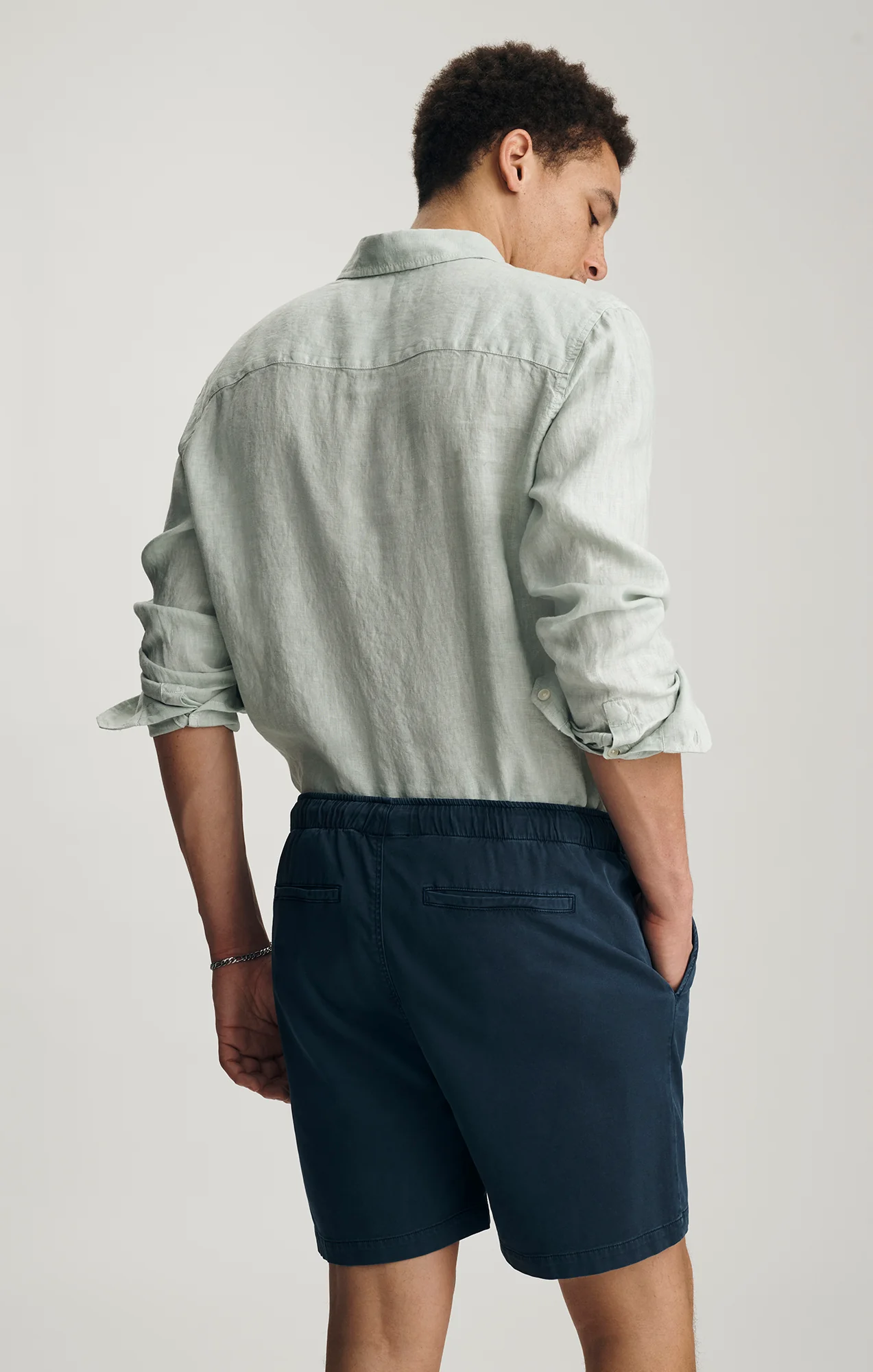 TENCEL™ DRAWSTRING 7" INSEAM SHORTS IN TOTAL ECLIPSE - Image 4