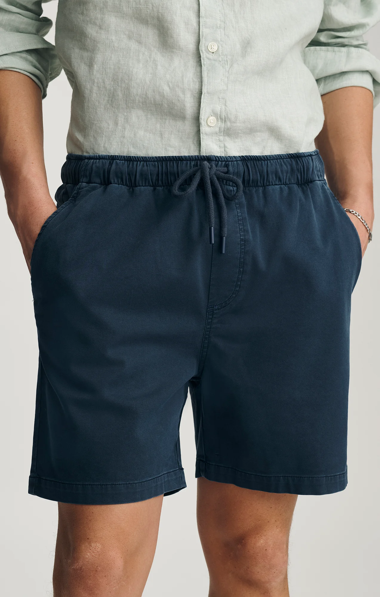 TENCEL™ DRAWSTRING 7" INSEAM SHORTS IN TOTAL ECLIPSE - Image 6