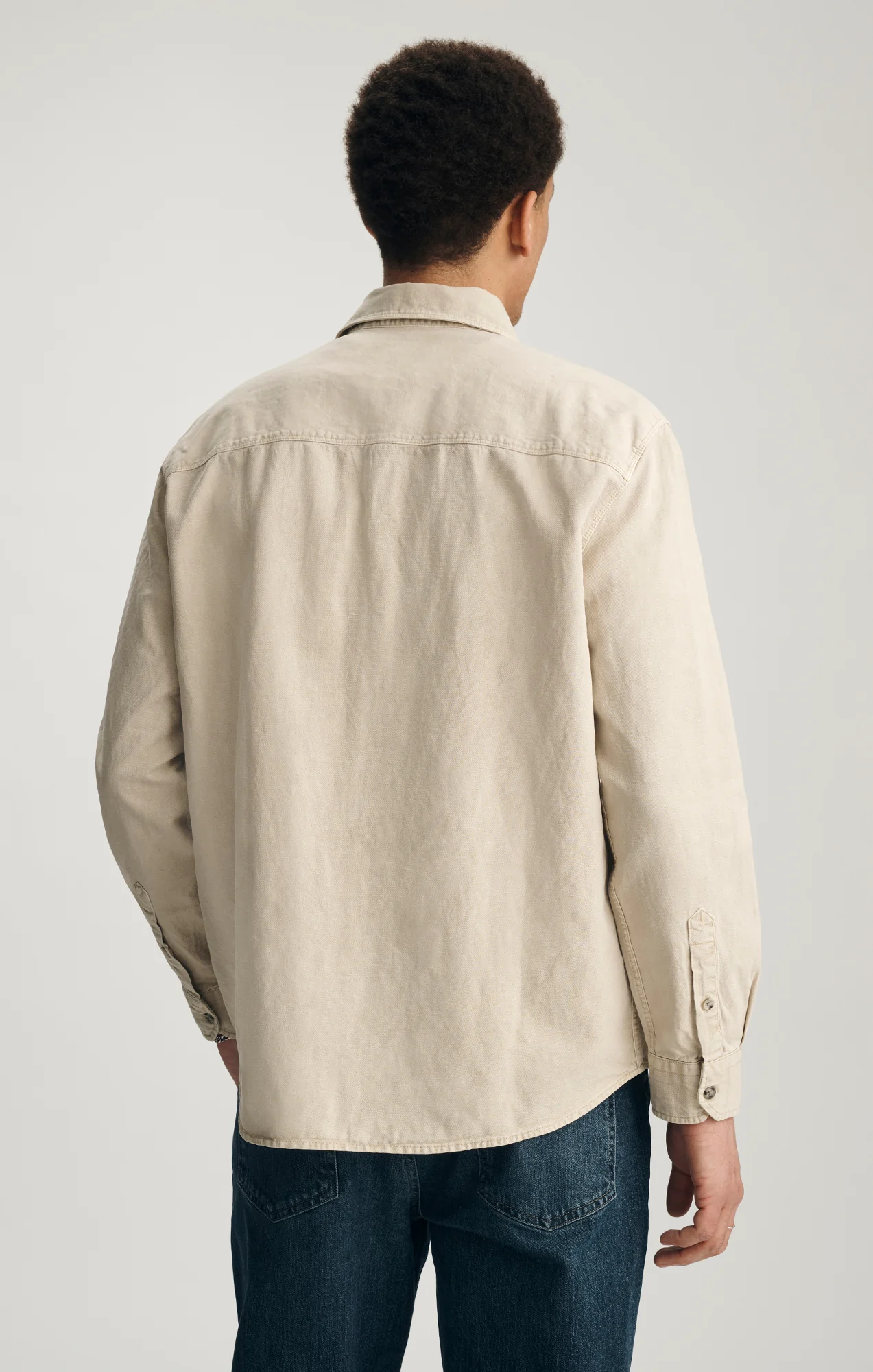 TENCEL™ ONE POCKET BUTTON-UP SHIRT IN FEATHER GRAY - Image 2