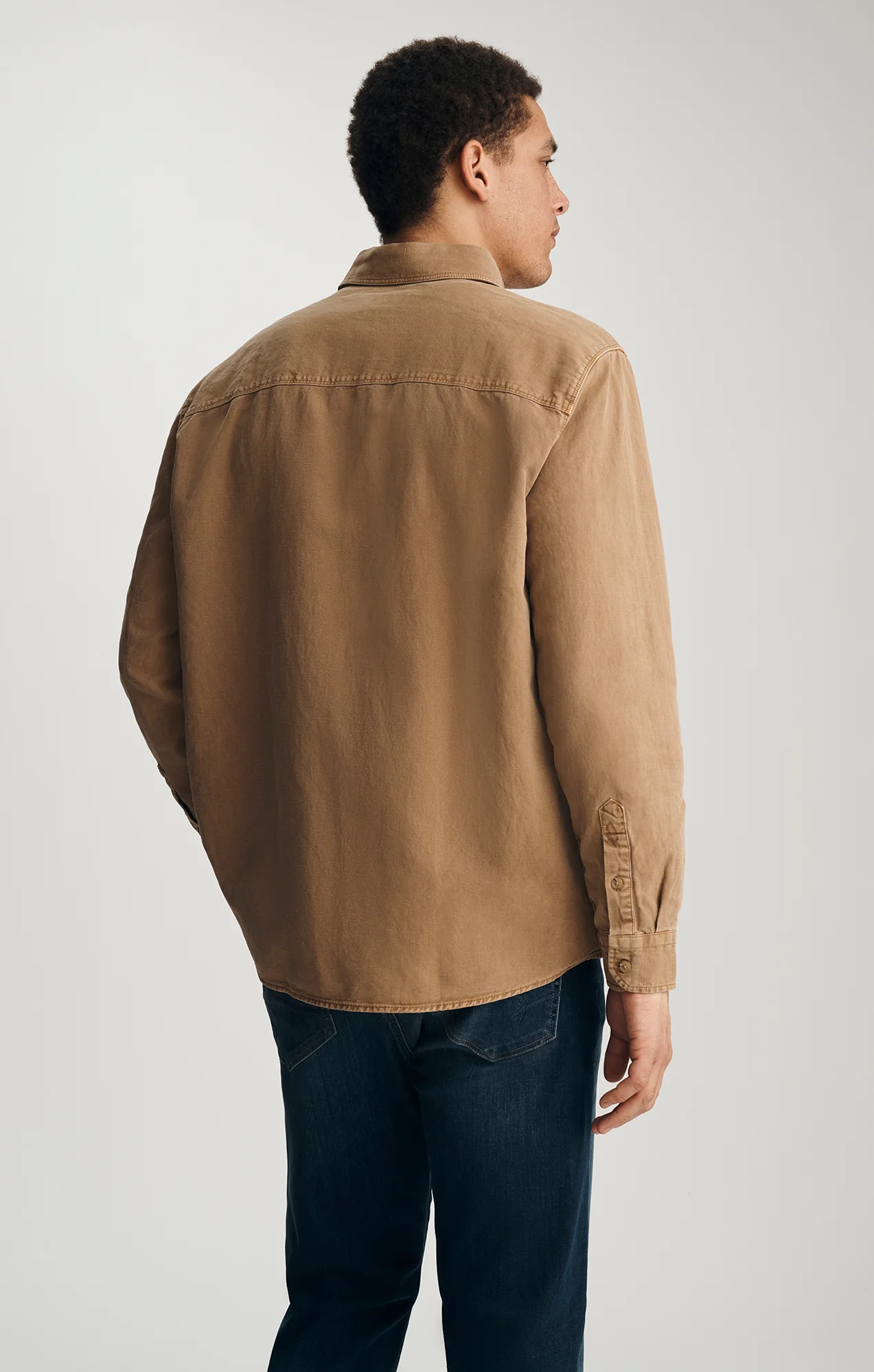 TENCEL™ ONE POCKET BUTTON-UP SHIRT IN TIGER'S EYE - Image 2