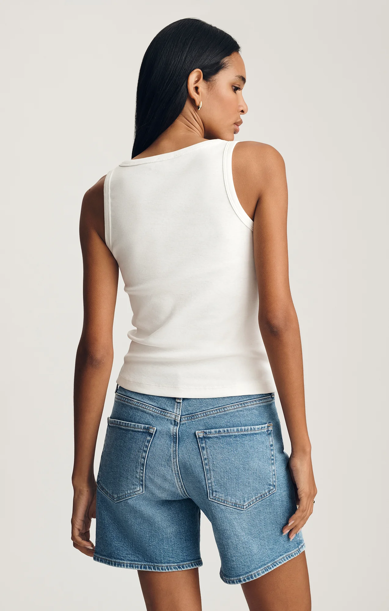 V-NECK TANK TOP IN WHITE - Image 3