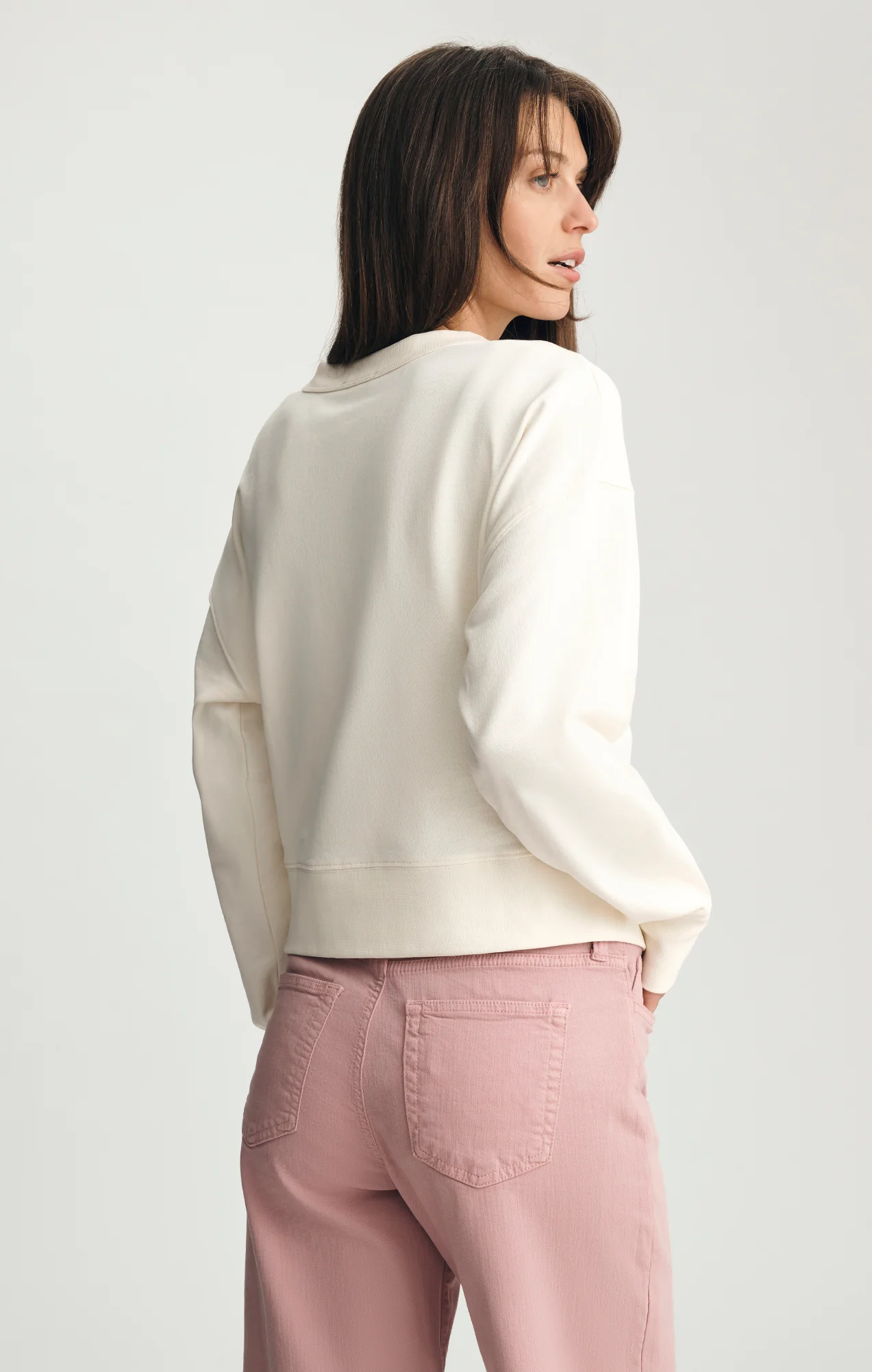 V-STITCH CREW NECK SWEATSHIRT IN WHISPER WHITE - Image 3