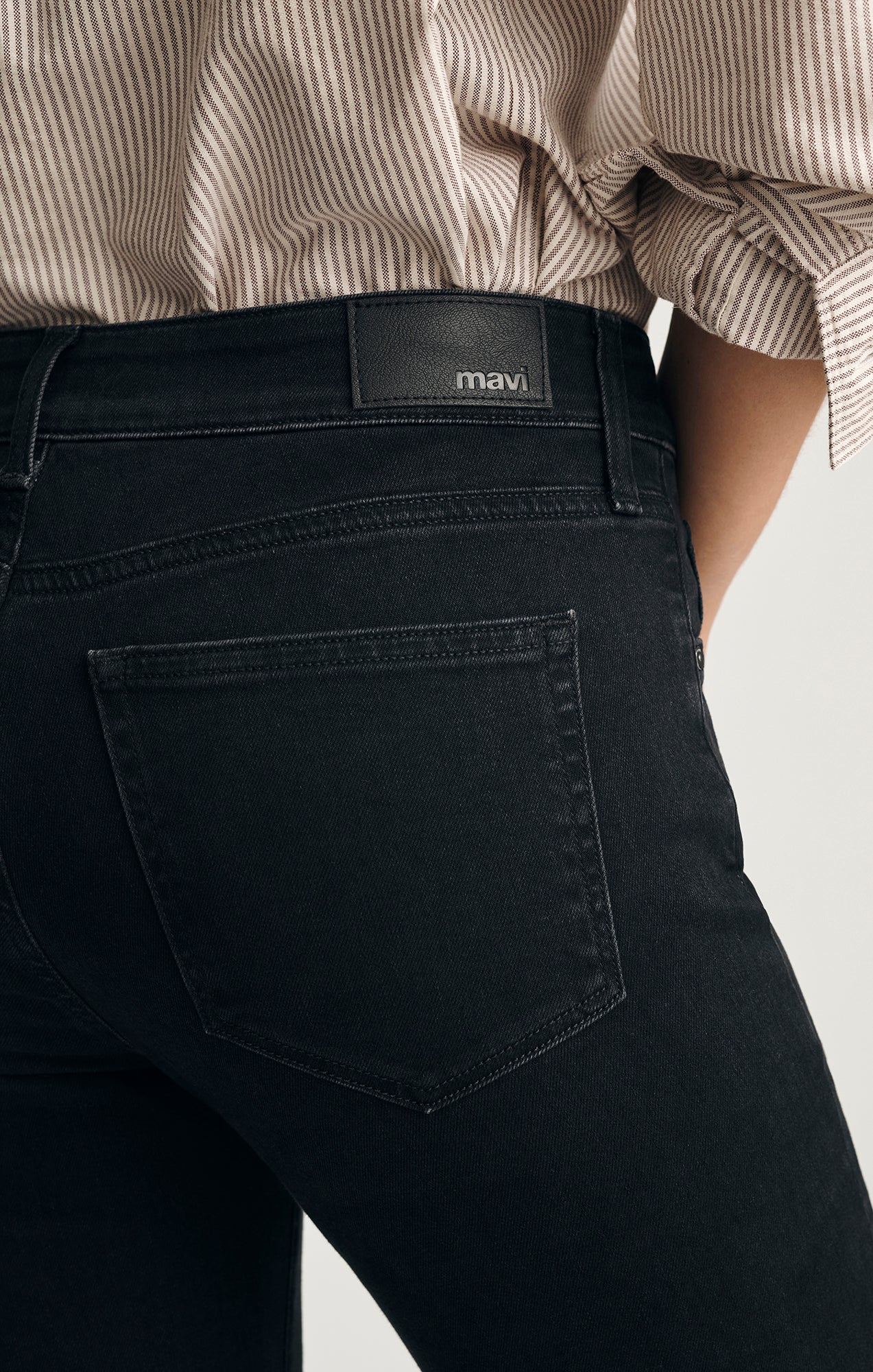VICKY BOOTCUT IN DARK SMOKE FEATHER LUXE - Image 4