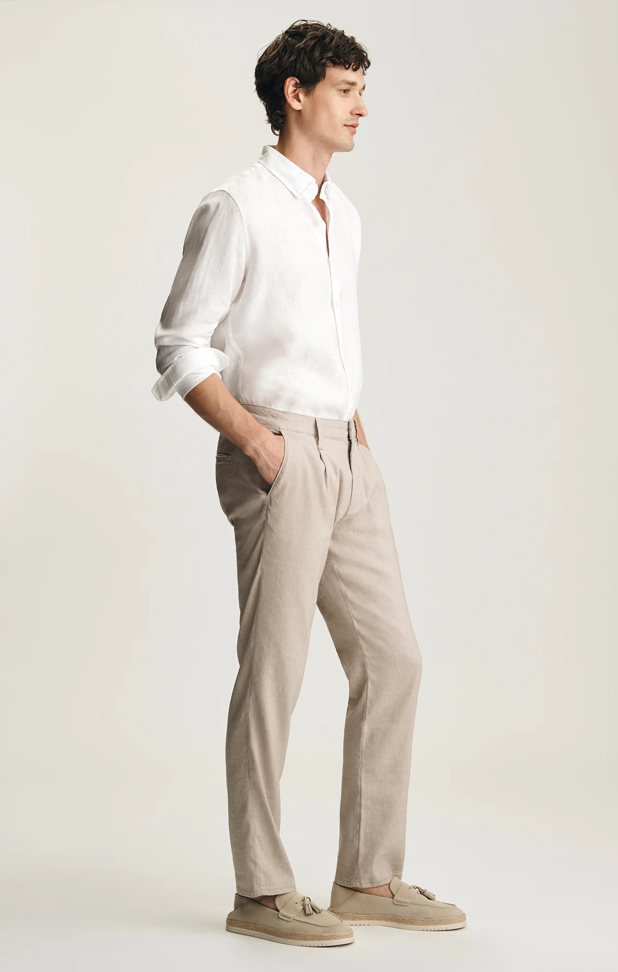 WILL PLEATED STRAIGHT CHINO IN COFFEE LINEN - Image 2