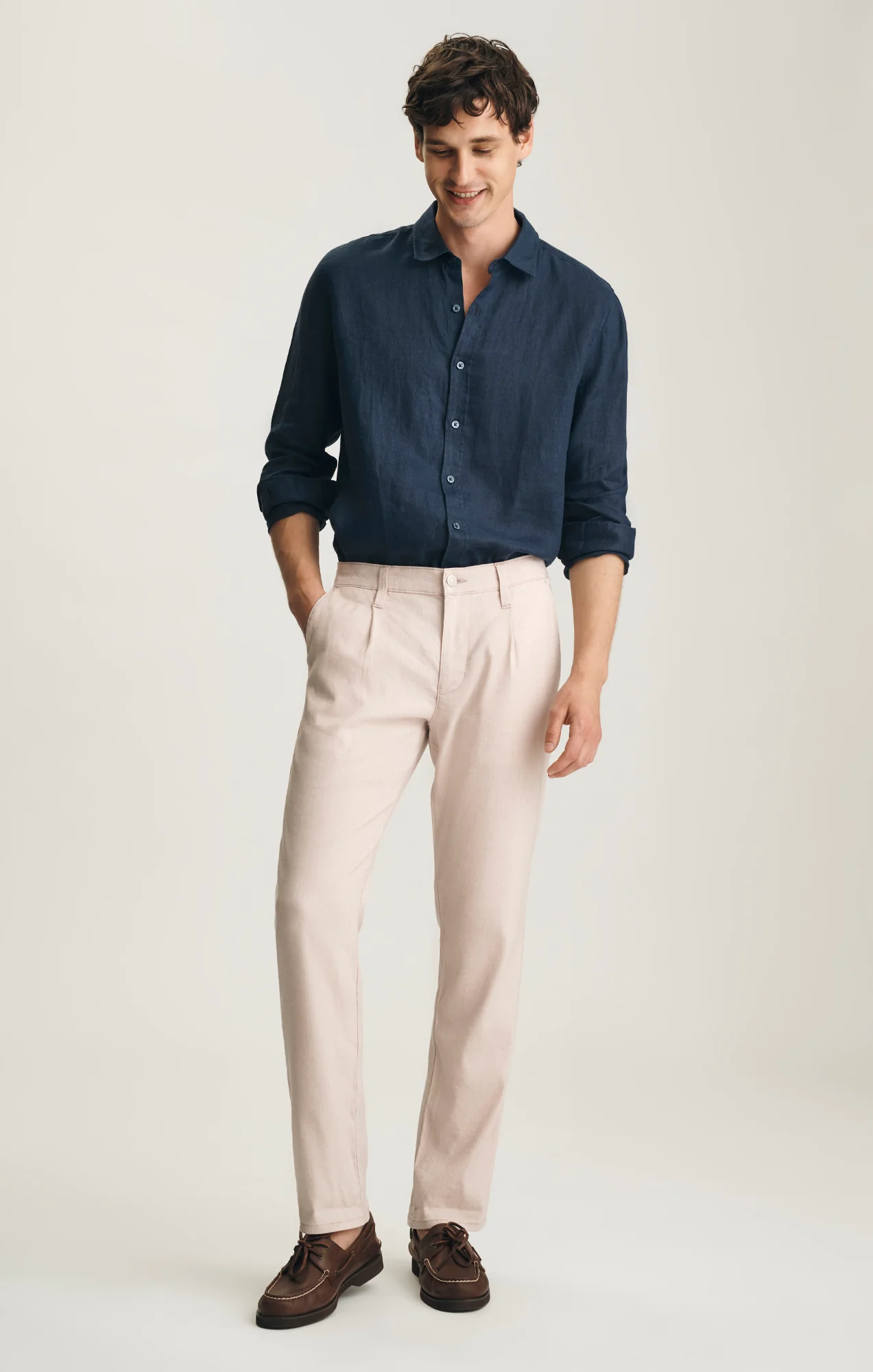 WILL PLEATED STRAIGHT CHINO IN CREAM LINEN