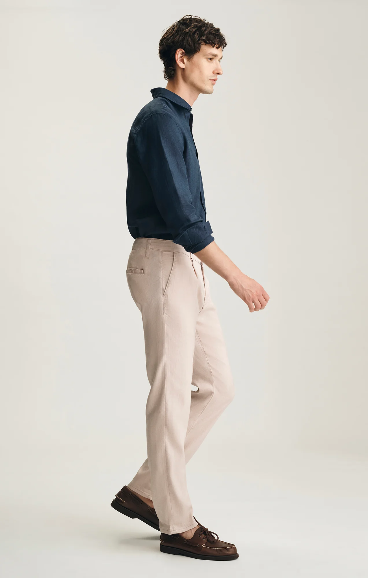 WILL PLEATED STRAIGHT CHINO IN CREAM LINEN - Image 2
