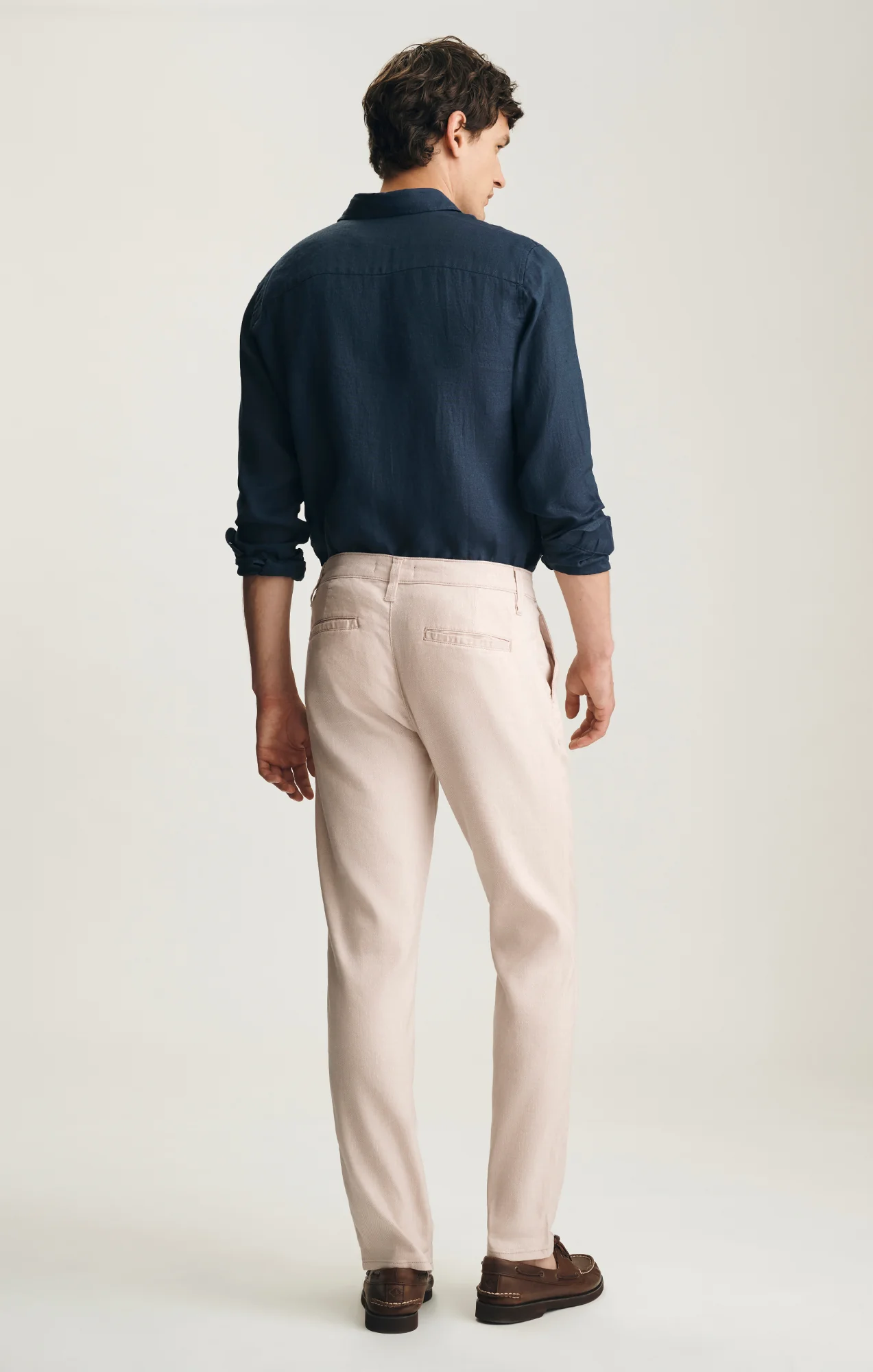 WILL PLEATED STRAIGHT CHINO IN CREAM LINEN - Image 4