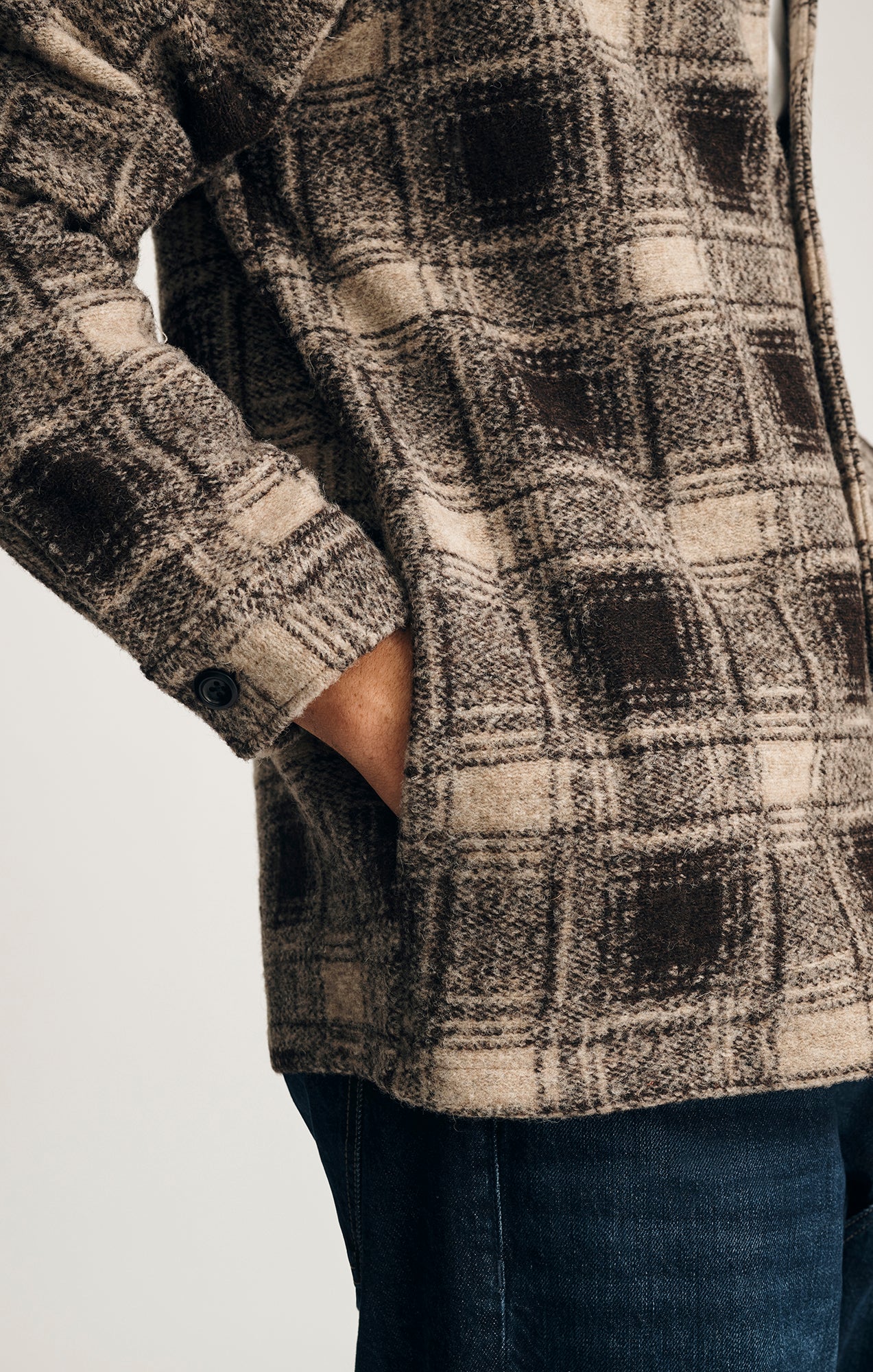 PLAID BUTTON-UP OVERSHIRT IN BROWN - Image 4