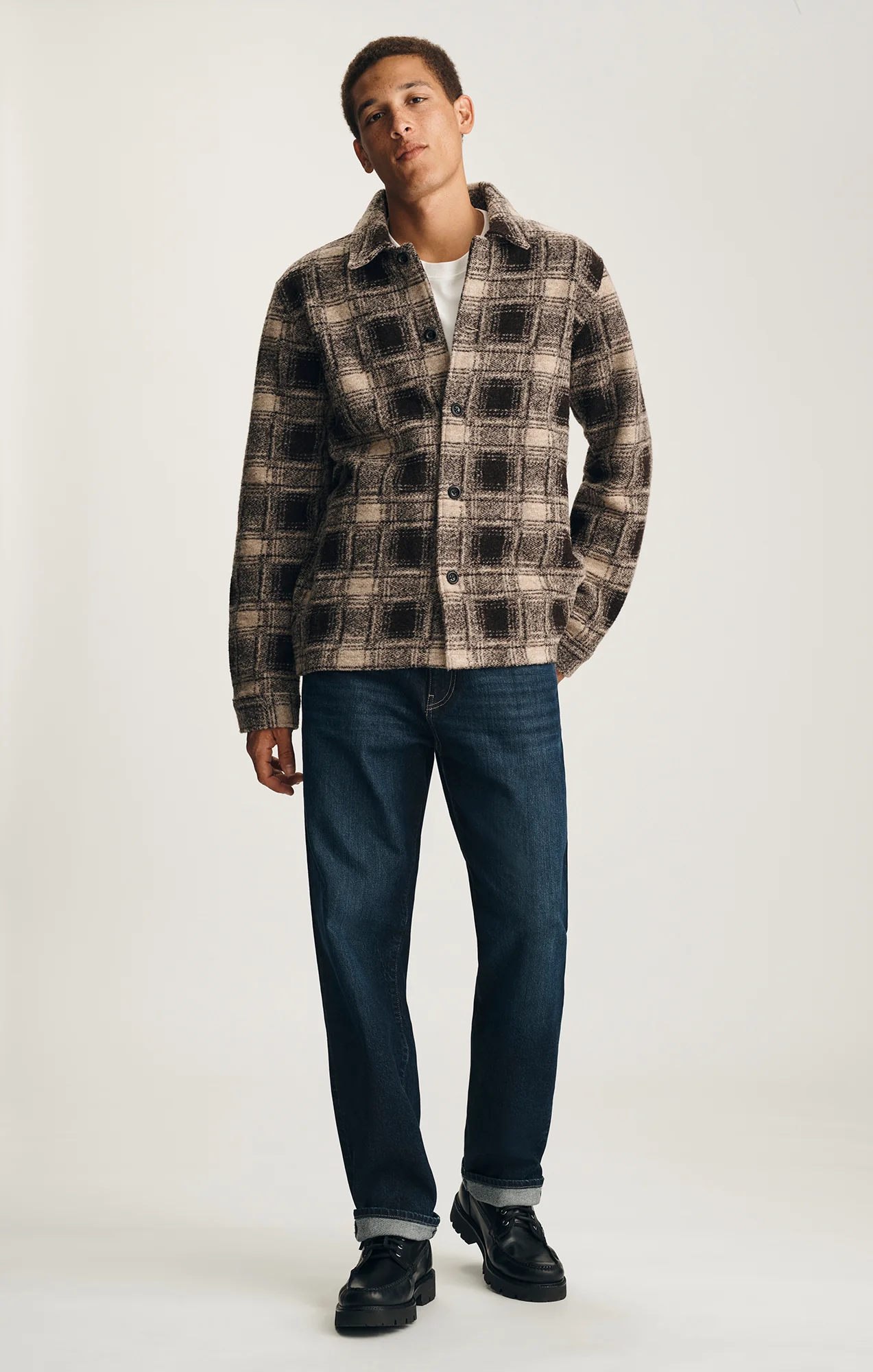 PLAID BUTTON-UP OVERSHIRT IN BROWN - Image 5
