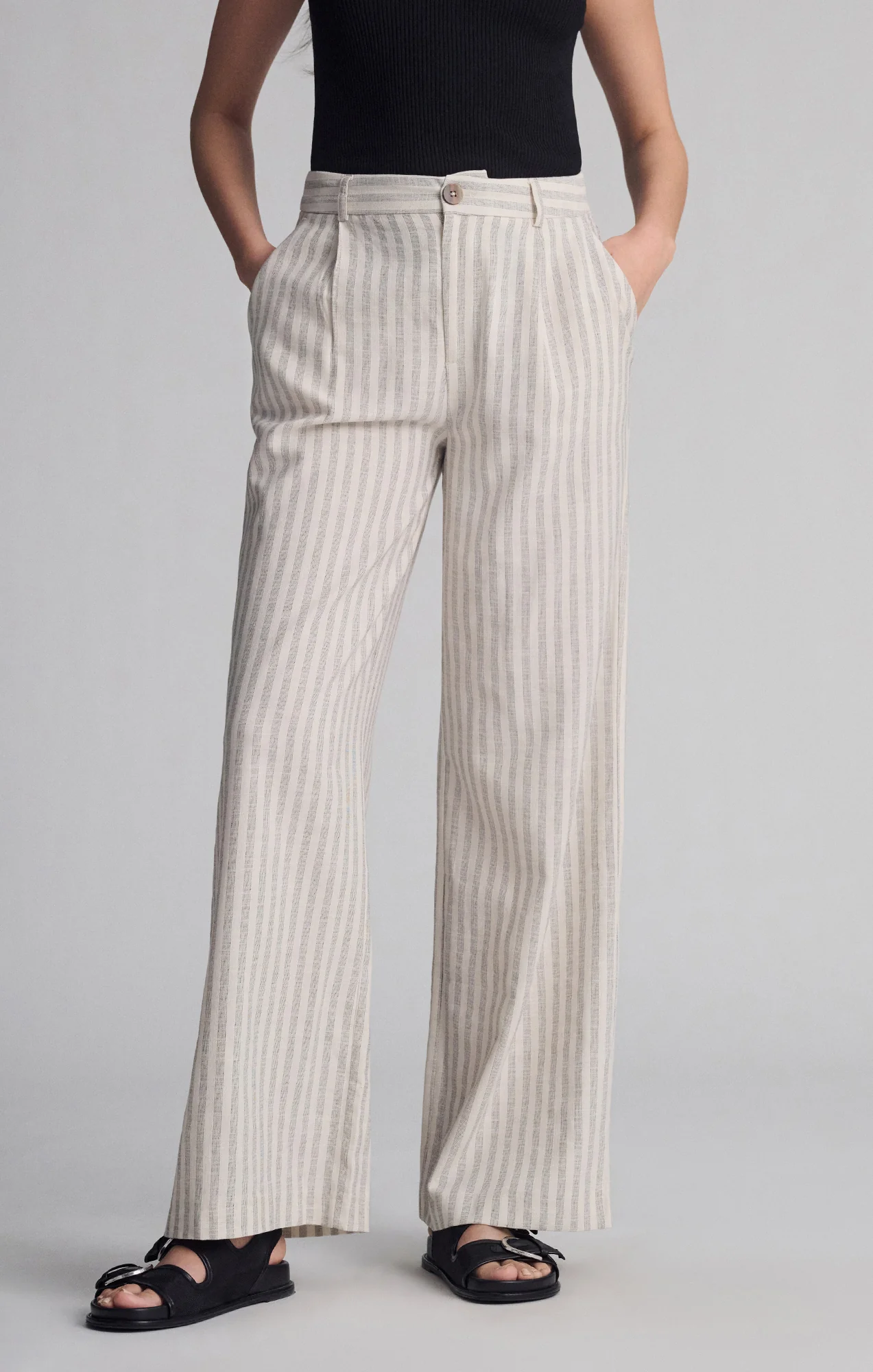 WOVEN BUTTON PANTS IN BLACK STRIPE - Image 4