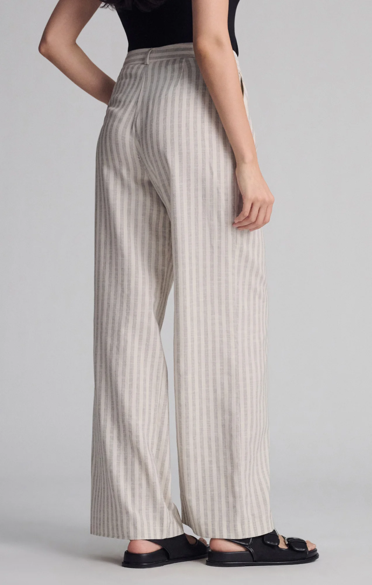 WOVEN BUTTON PANTS IN BLACK STRIPE - Image 6