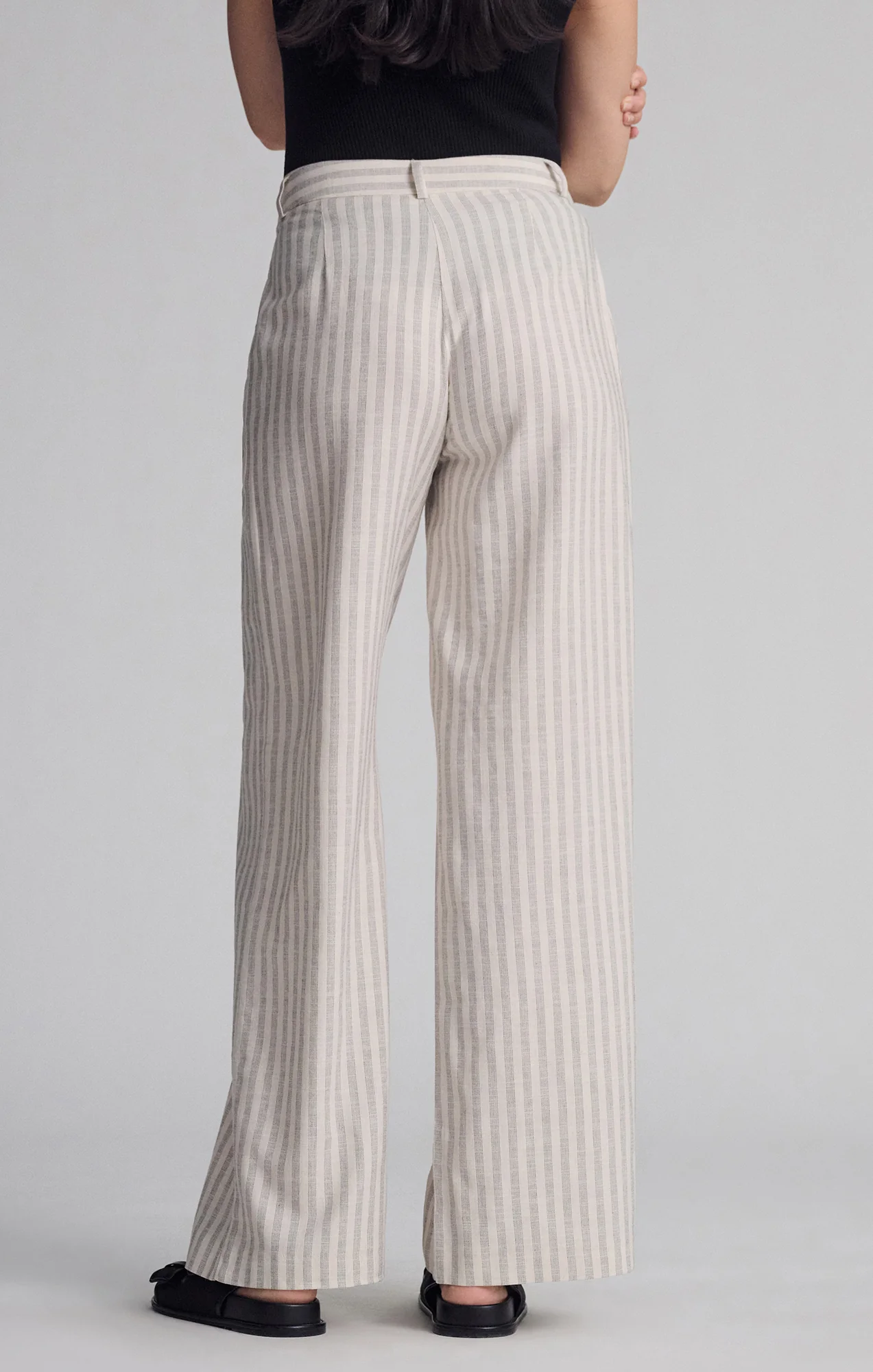 WOVEN BUTTON PANTS IN BLACK STRIPE - Image 7