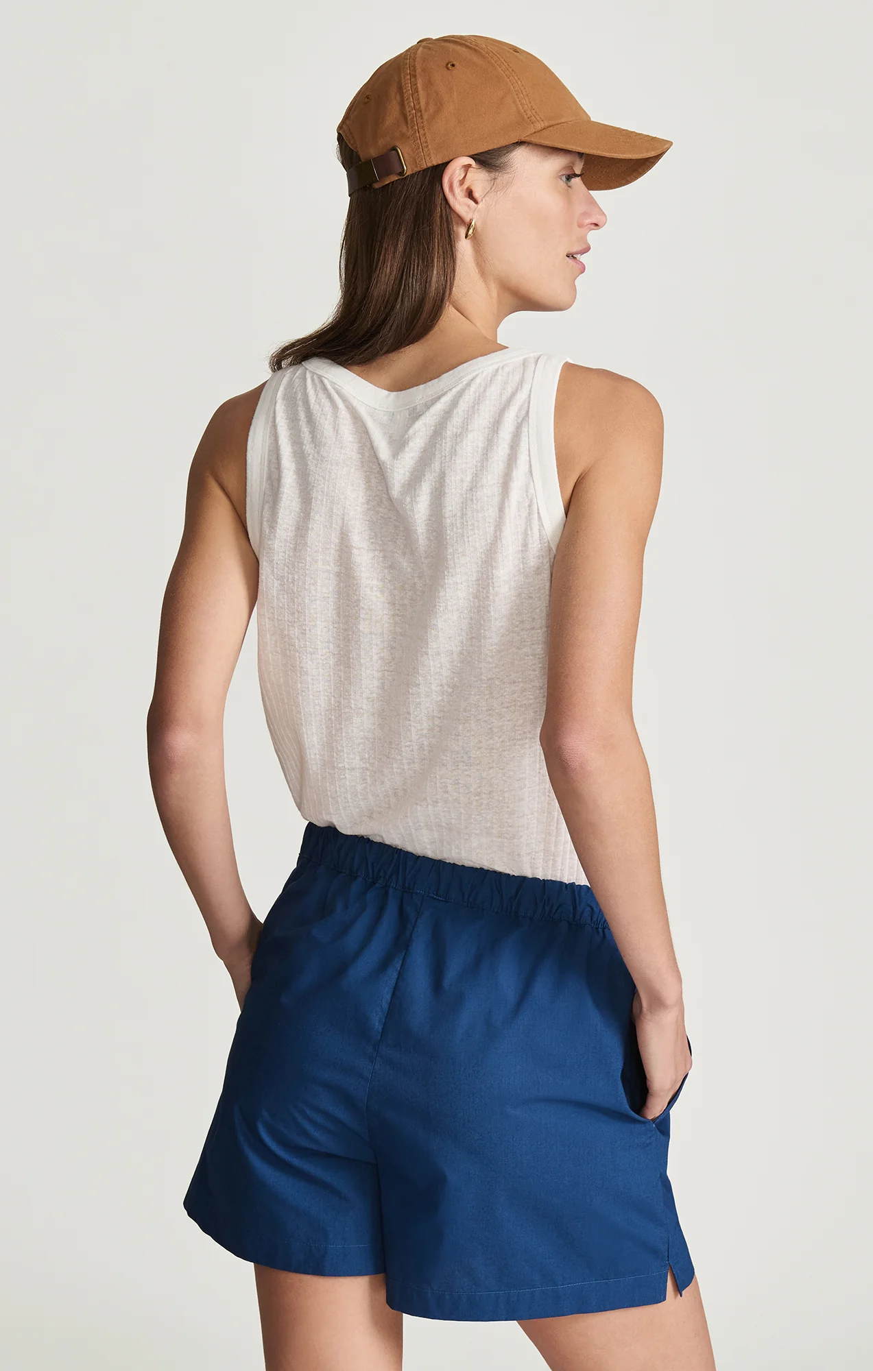 WOVEN PULL-ON SHORTS IN NAVY PEONY - Image 4