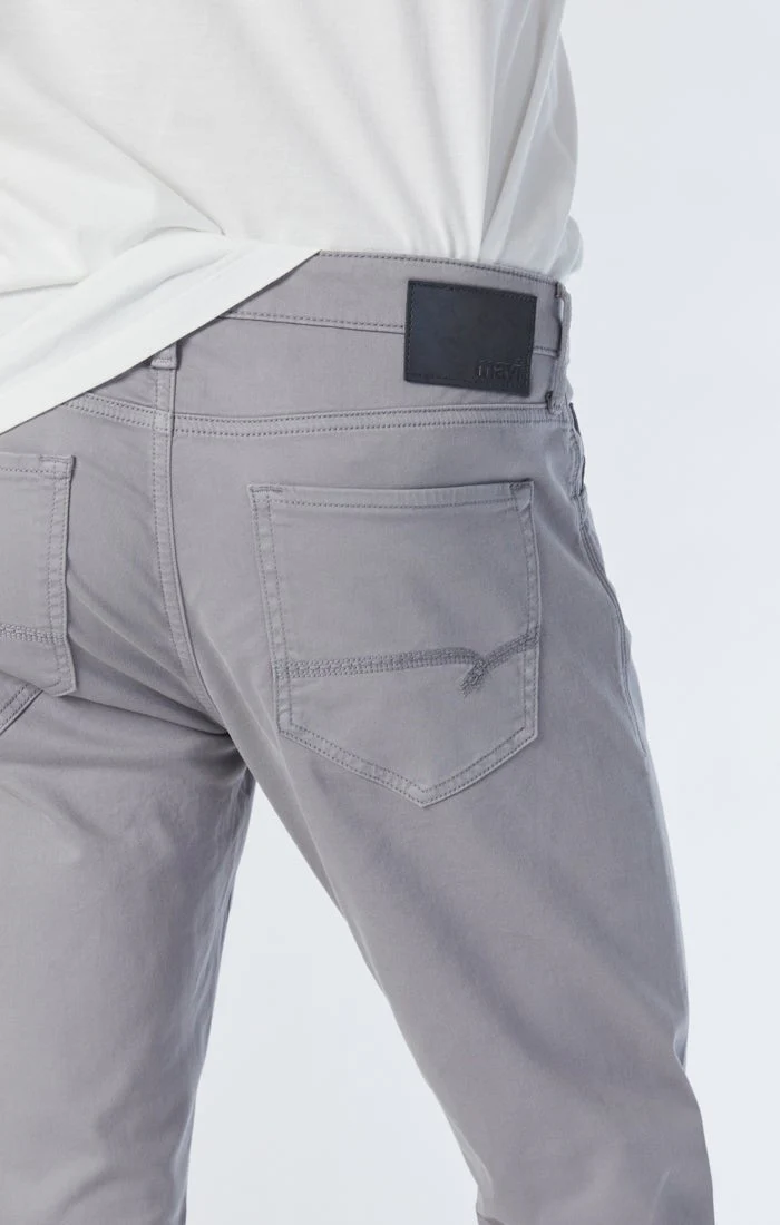 ZACH STRAIGHT LEG PANTS IN GRAPHITE TWILL - Image 4