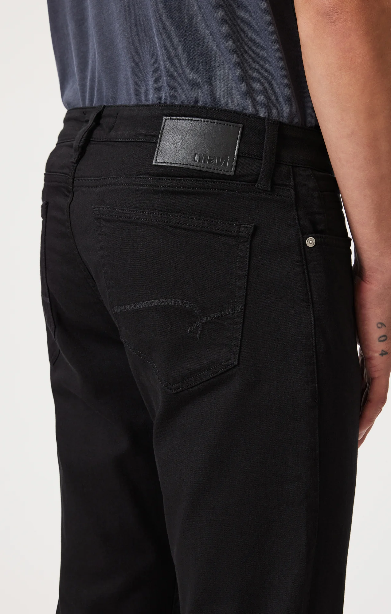 ZACH STRAIGHT LEG IN BLACK FEATHER BLUE - Image 5