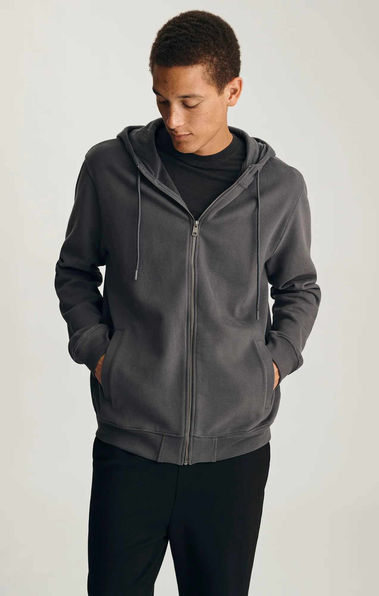 FULL ZIP HOODIE IN ASPHALT